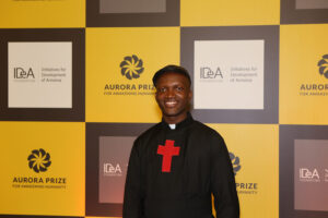 Bernard Kinvi - Aurora